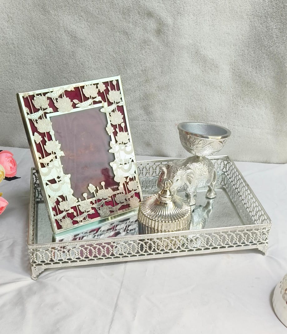 Elegant Silver Serve & Display Combo – 2 Glass Jars, Hexa Tray & Photo Frame (Copy) (Copy) (Copy)