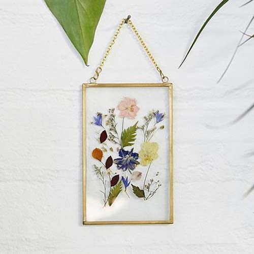Maverics Home Decor Glass &amp; Metal Hanging Picture Frame in Black for Wall Decoration, with 2 Sides Decorative Hanging Golden Photo Frame Brass Metal- 7"x5"