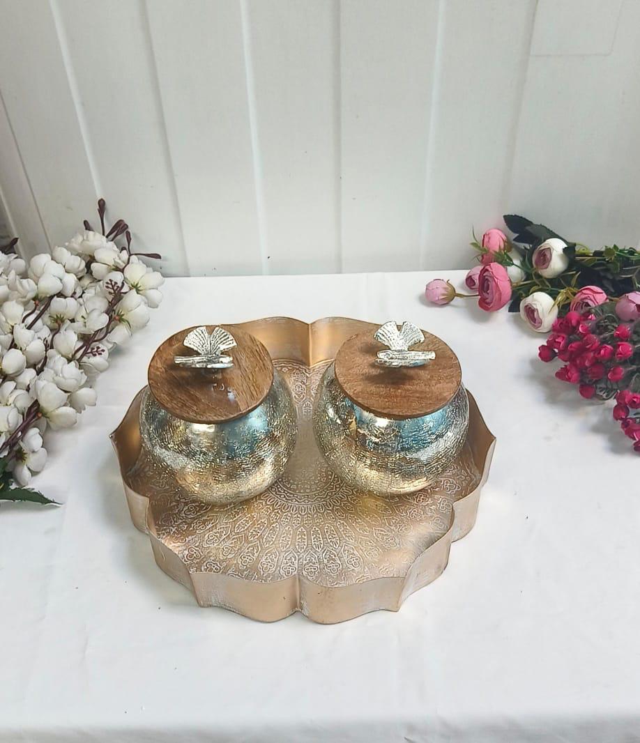 Silver Glass Matki Jar Set with Etching Urli – 2 Wooden-Lid Jars & Golden-White Decorative Urli for Festive Gifting & Home Décor