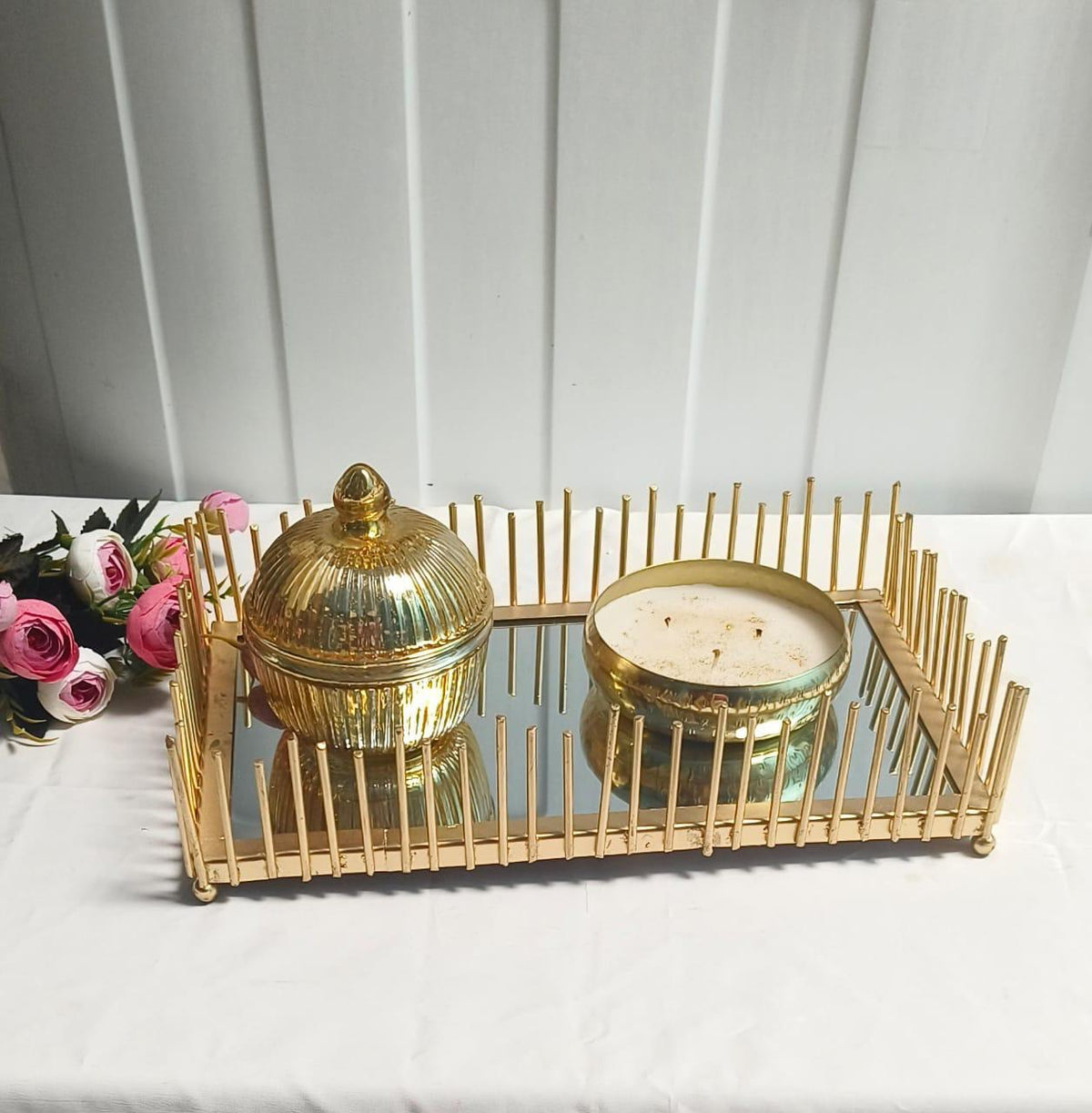 Golden Décor Combo – Wire Mirror Tray, Glass Jar & Wax Urli for Festive Styling & Elegant Gifting