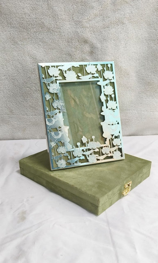 Metallic Grace Photo Frame – 9x7" with Decorative Jali Pattern (Green)